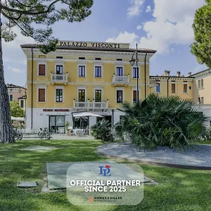 Apartment Desenzanoloft Official Partner Marriott Homes & - Palazzo Visconti Luxury, Desenzano del Garda