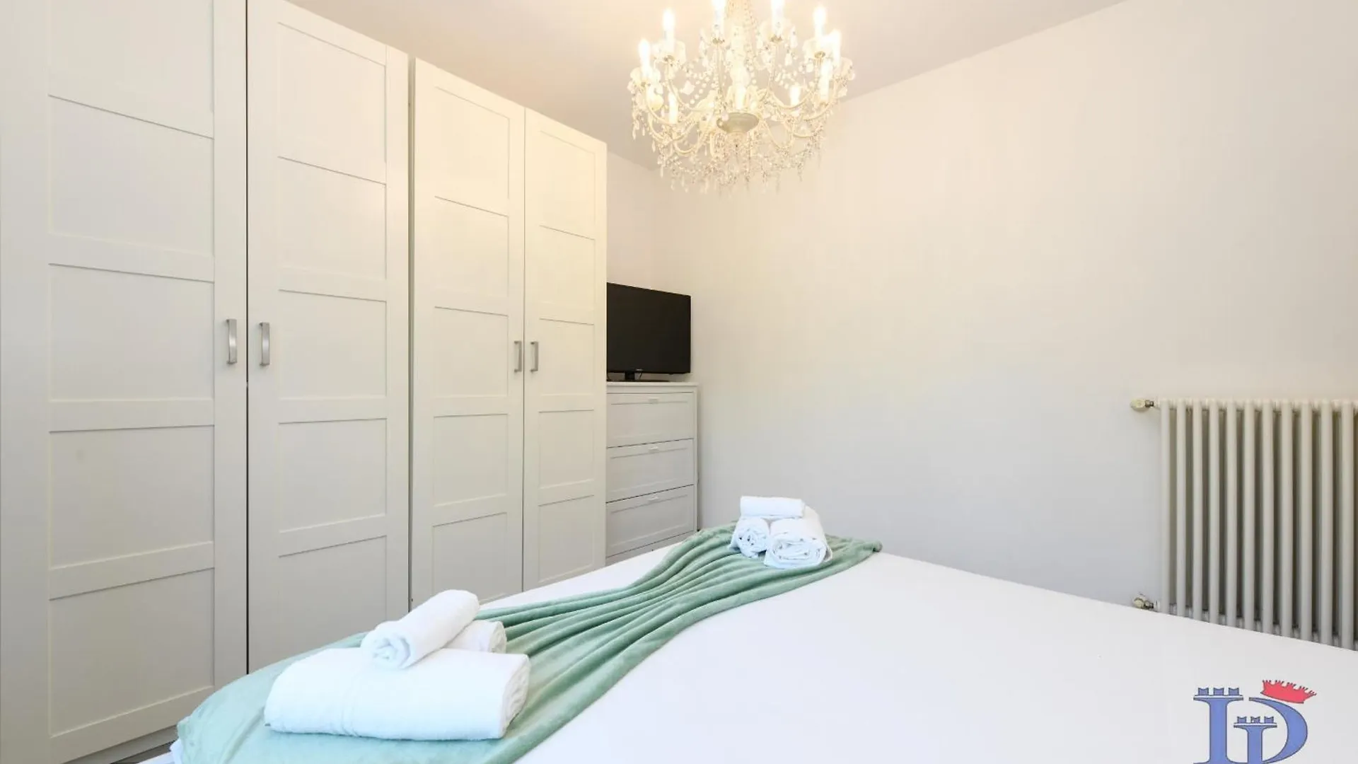 Desenzanoloft Official Partner Marriott Homes & Villas - Oasis Apartment With Garden And Pool Desenzano del Garda