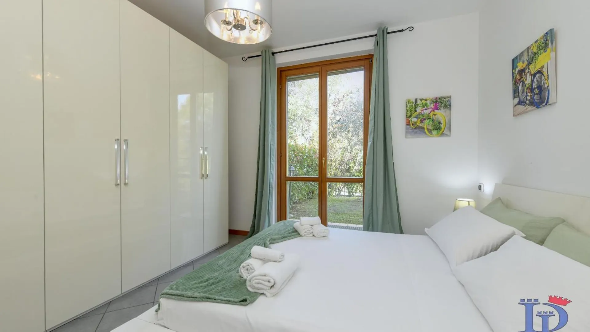 Desenzanoloft Official Partner Marriott Homes & Villas - Oasis Apartment With Garden And Pool Desenzano del Garda